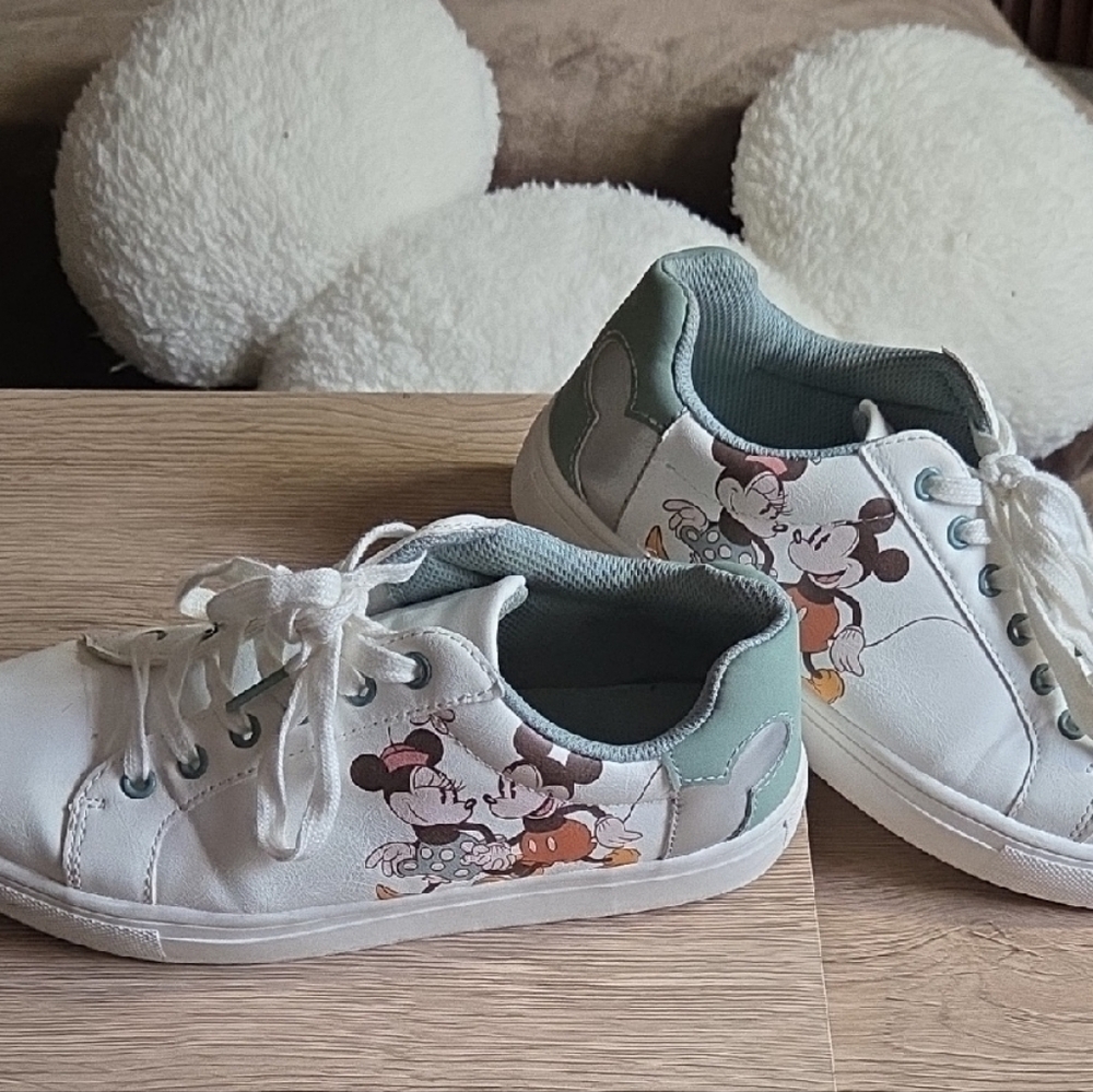 Disney White MINNIE & MICKEY Sneakers (Fits 7.5-8)